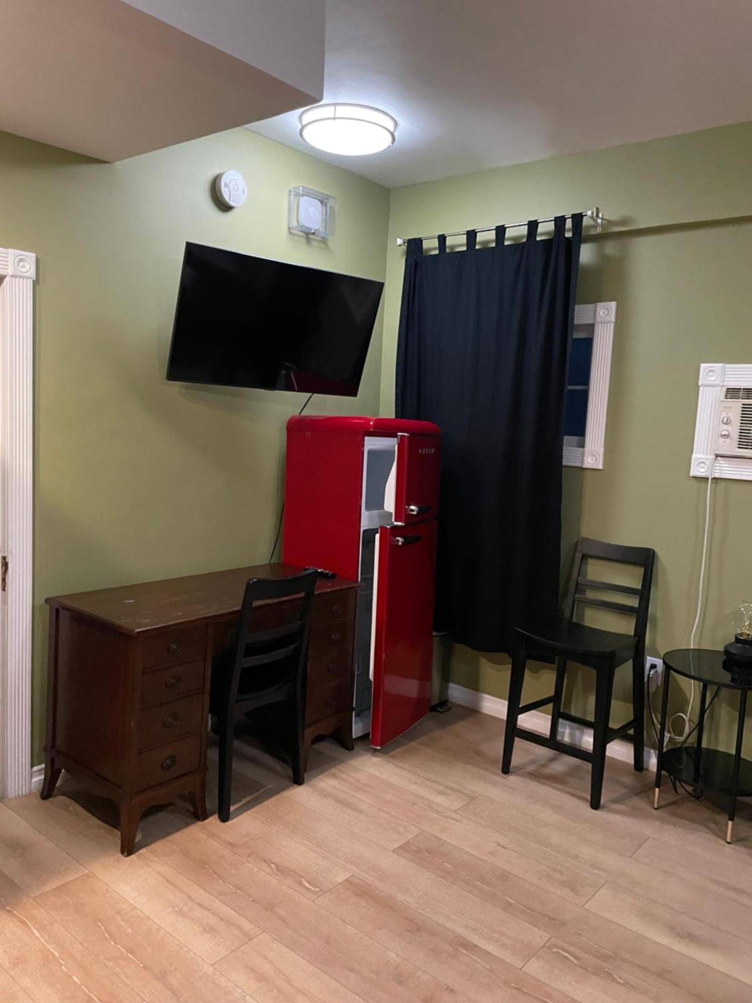 Hospedagem domiciliar Private W/ Private Full Bathroom & Wifi & Ac & Shared Kitchen In Angeles Los Angeles