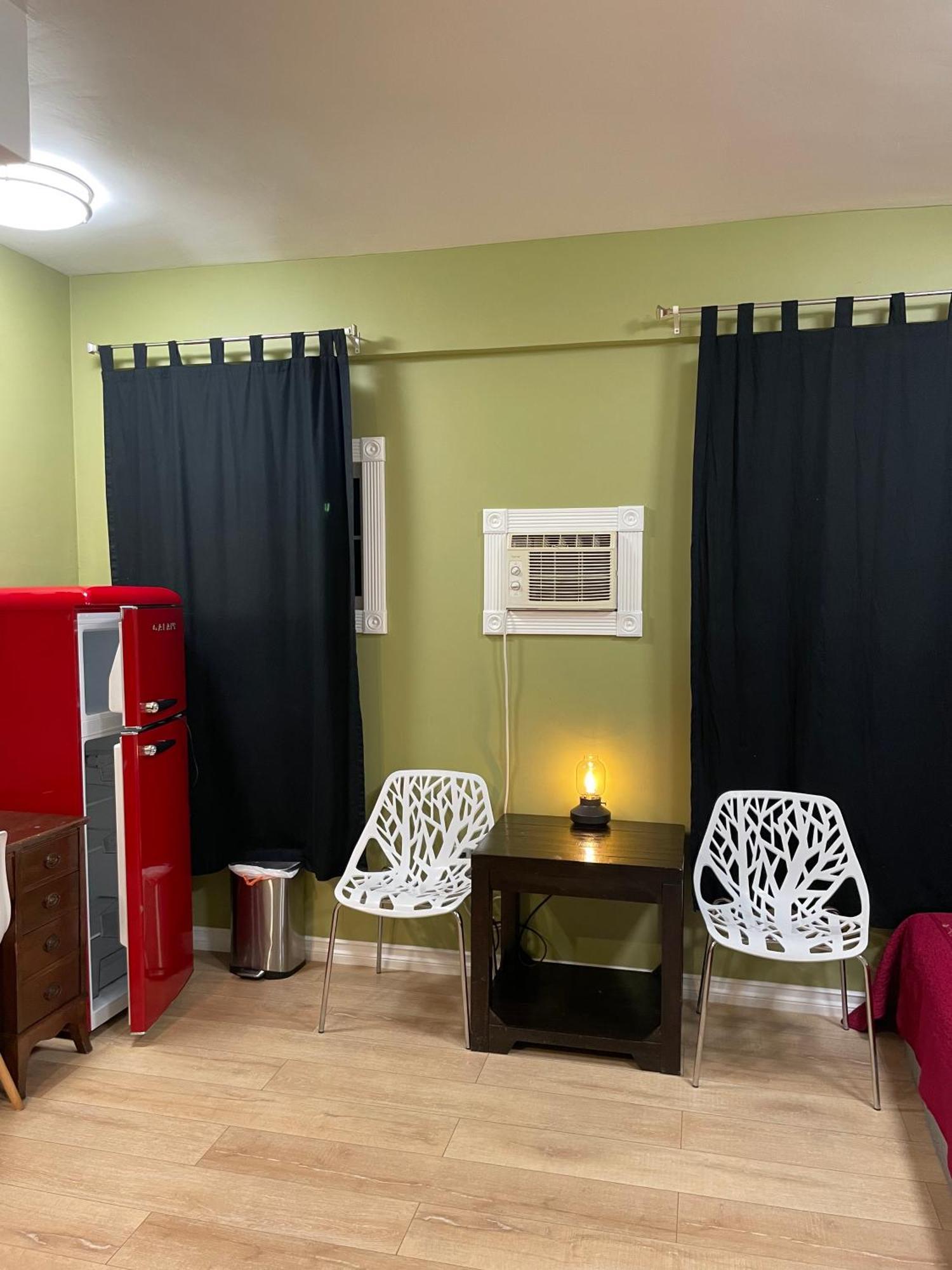 Hospedagem domiciliar Private W/ Private Full Bathroom & Wifi & Ac & Shared Kitchen In Angeles Los Angeles